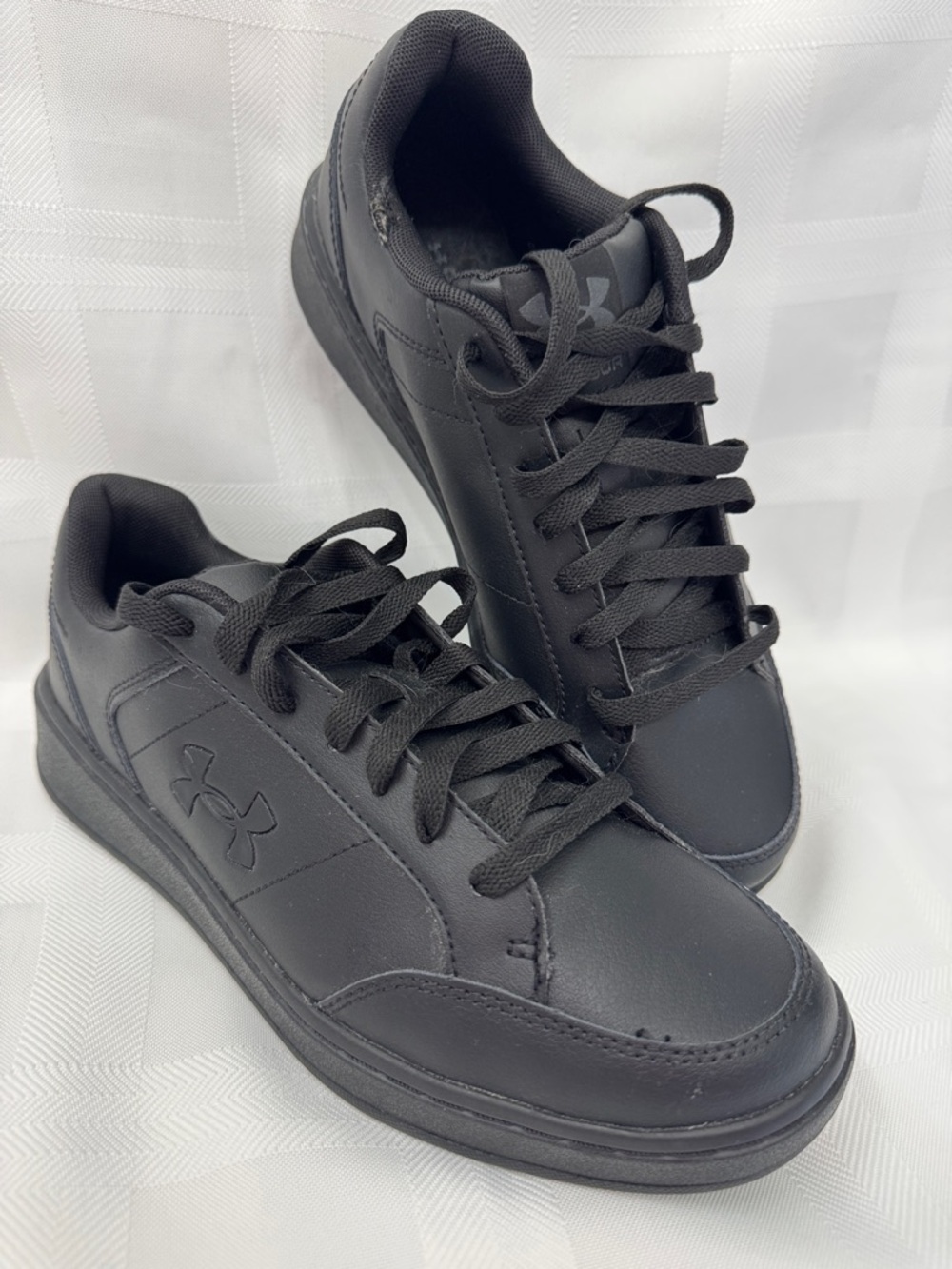 Under Armour Men’s Black Athletic Low-Top Sneakers